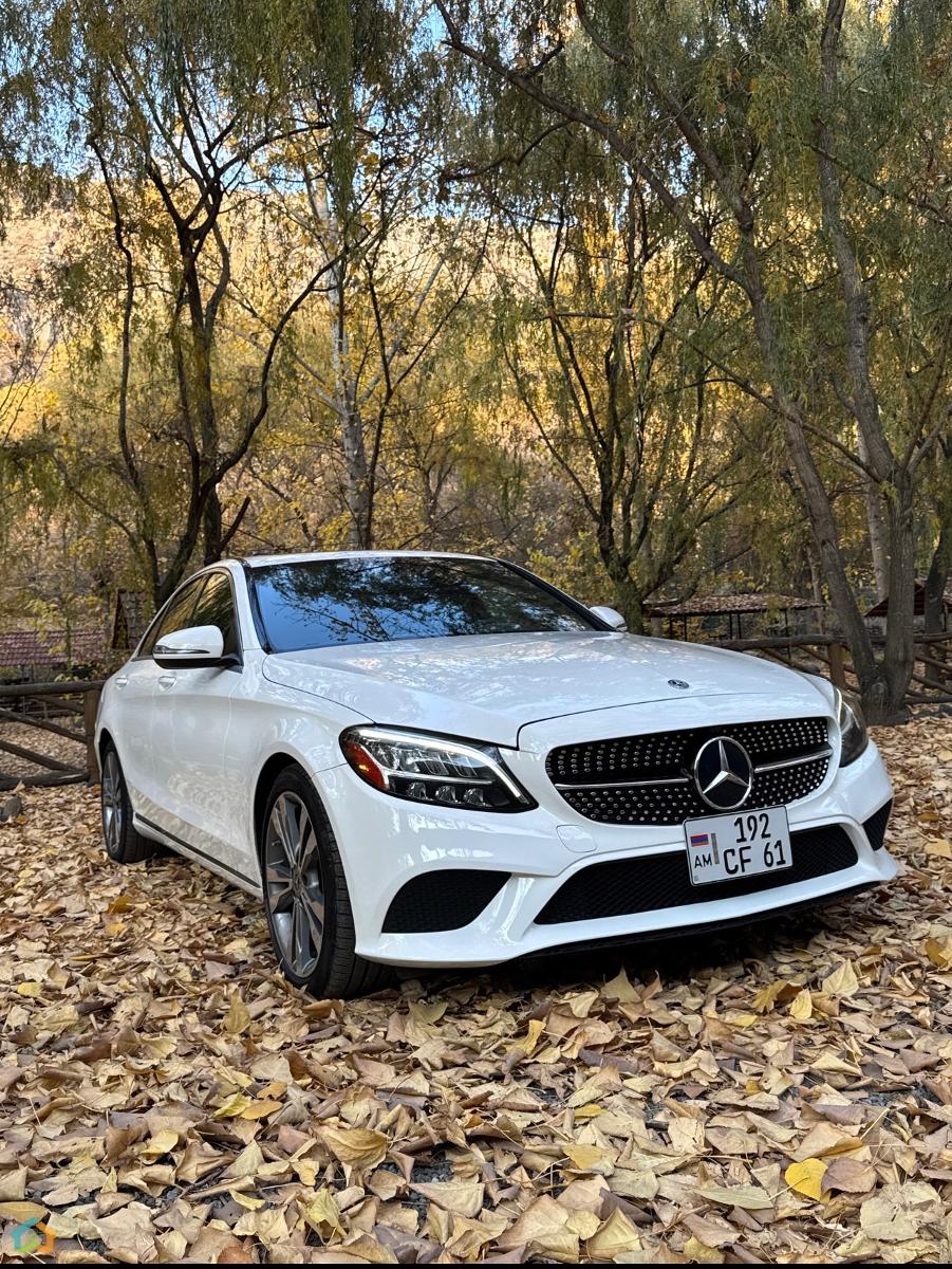 Mercedes benz C class C300 - image 1