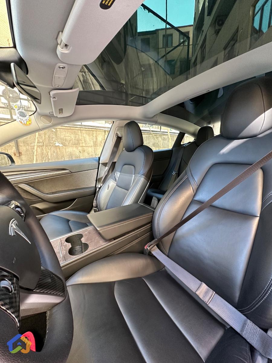 Tesla Model 3 SR+ - image 8