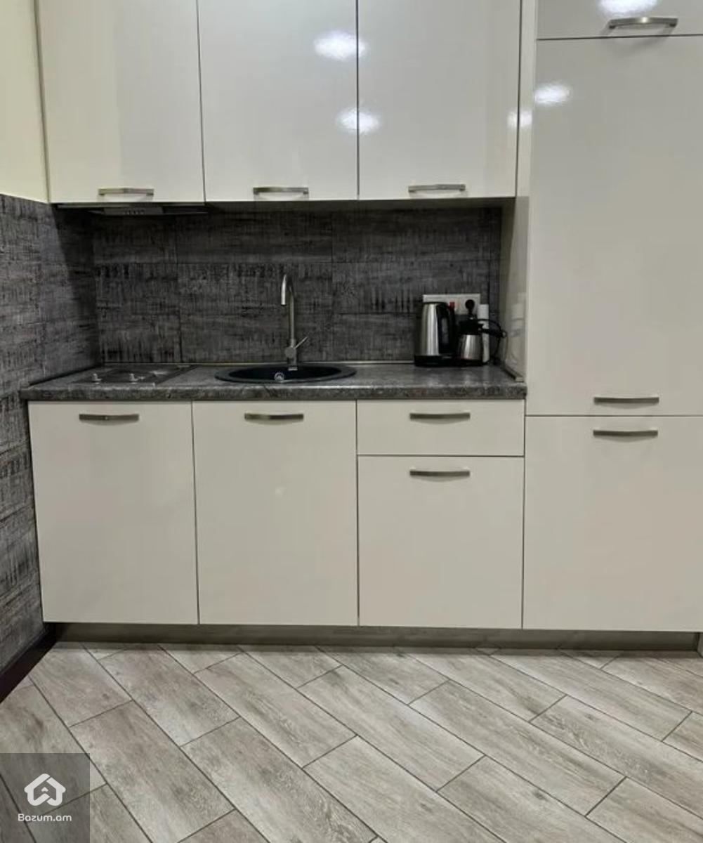 2 սենյականոց բնակարան շենքում կենտրոնում - image 3