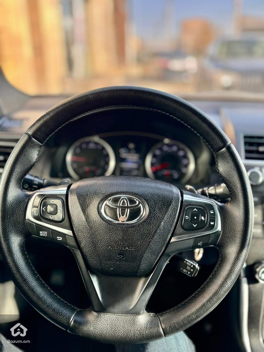 Toyota Camry 2016/17 SE - image 9