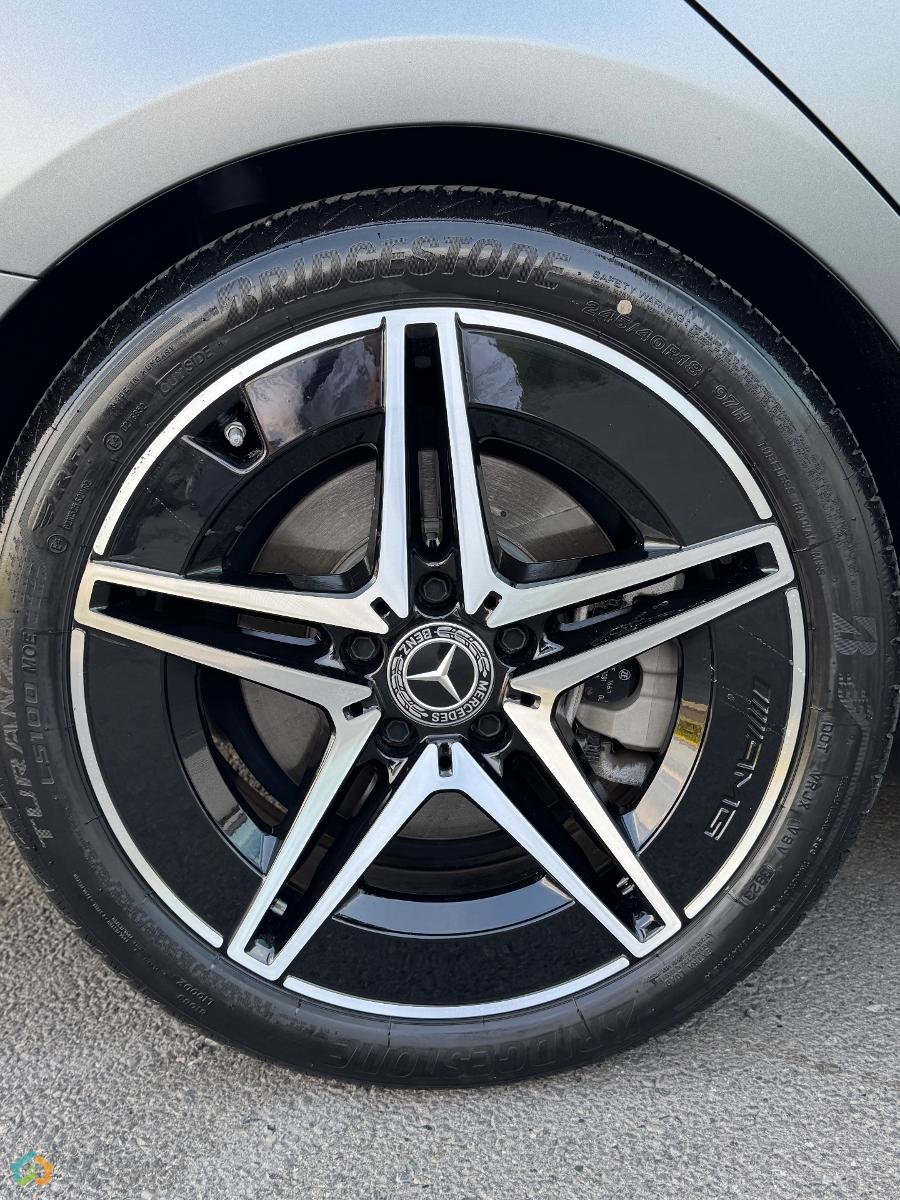 Mercedes-Benz c300 AMG Line - image 9