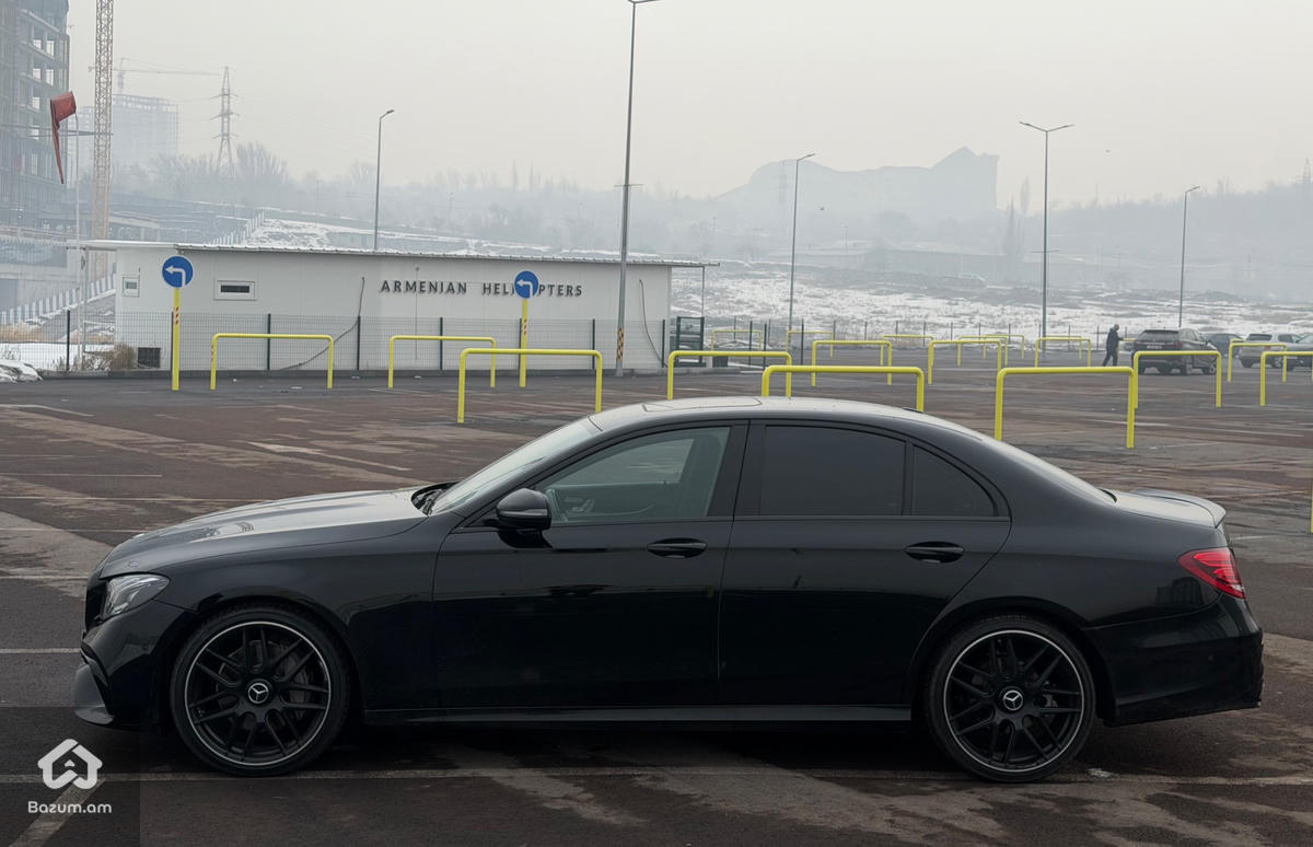 Mercedes Benz E350 - image 4