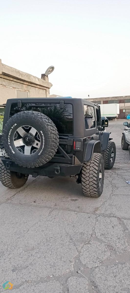 Jeep Wrangler - image 8