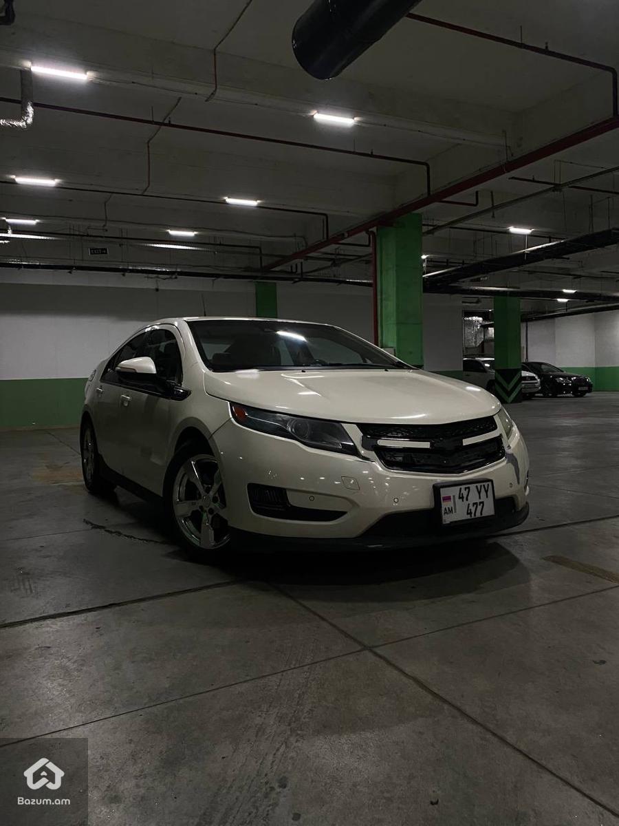 Chevrolet Volt 2013 - image 1
