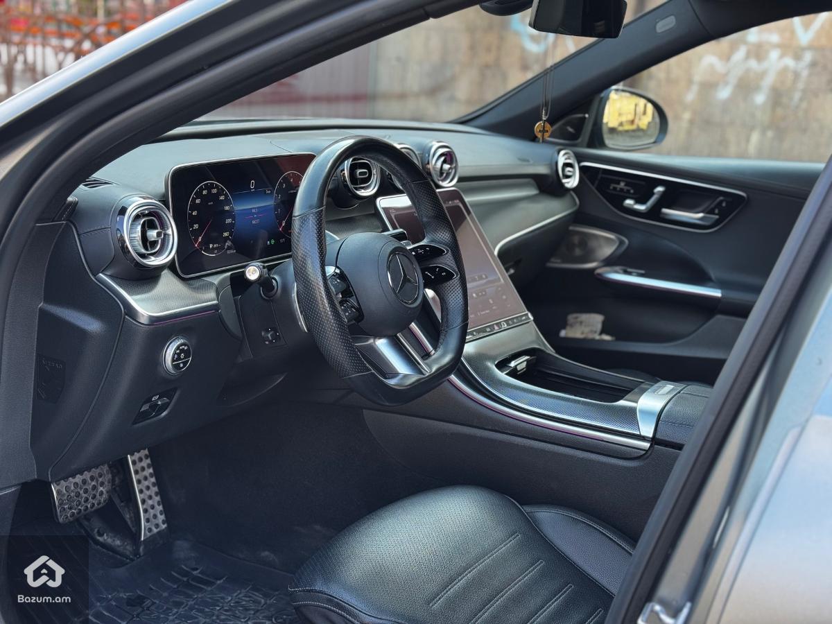 Mercedes-Benz c300 AMG Line - image 4