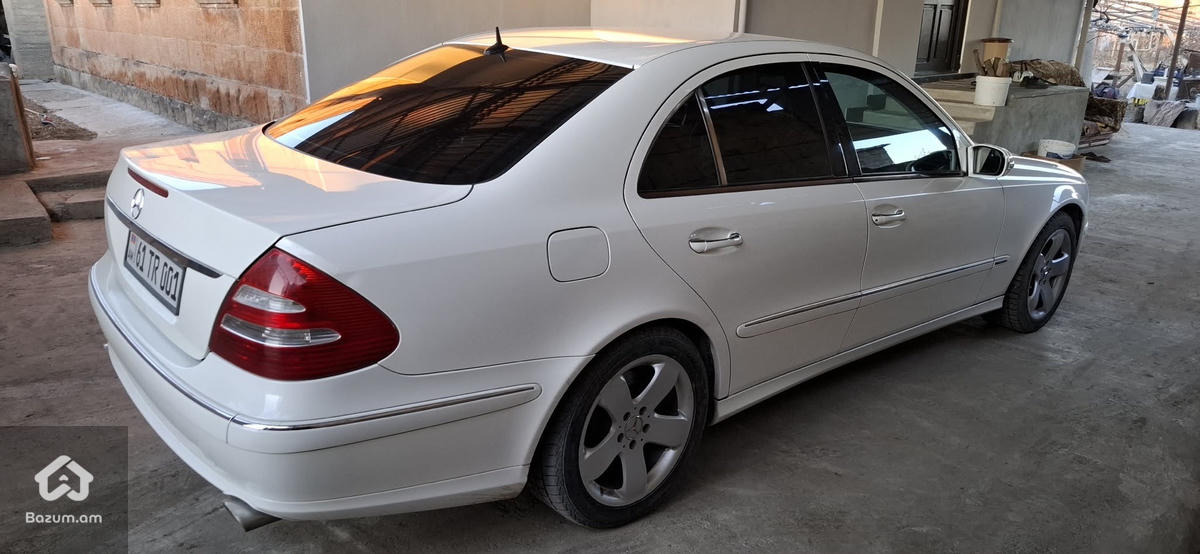 Mercedes-Benz e320 Avantgard Japan - image 5