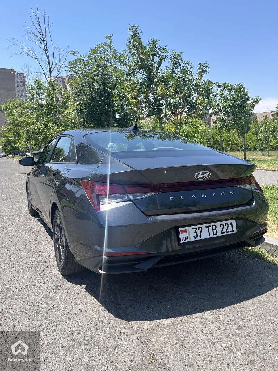 Hyundai Elantra 2022 SEL - image 6