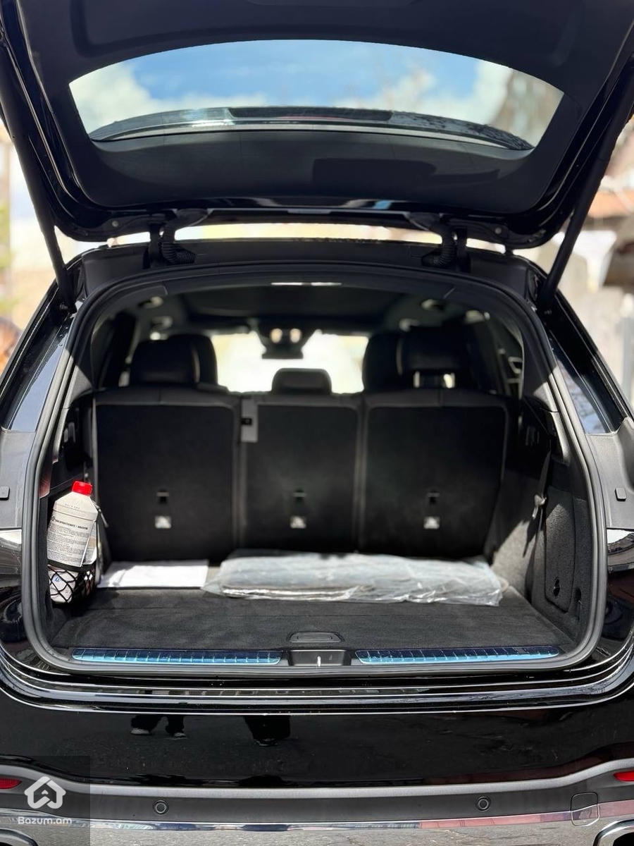 Mercedes Benz - image 20