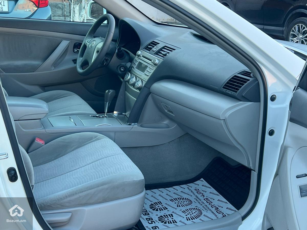 Toyota Camry V45 2010 - image 8