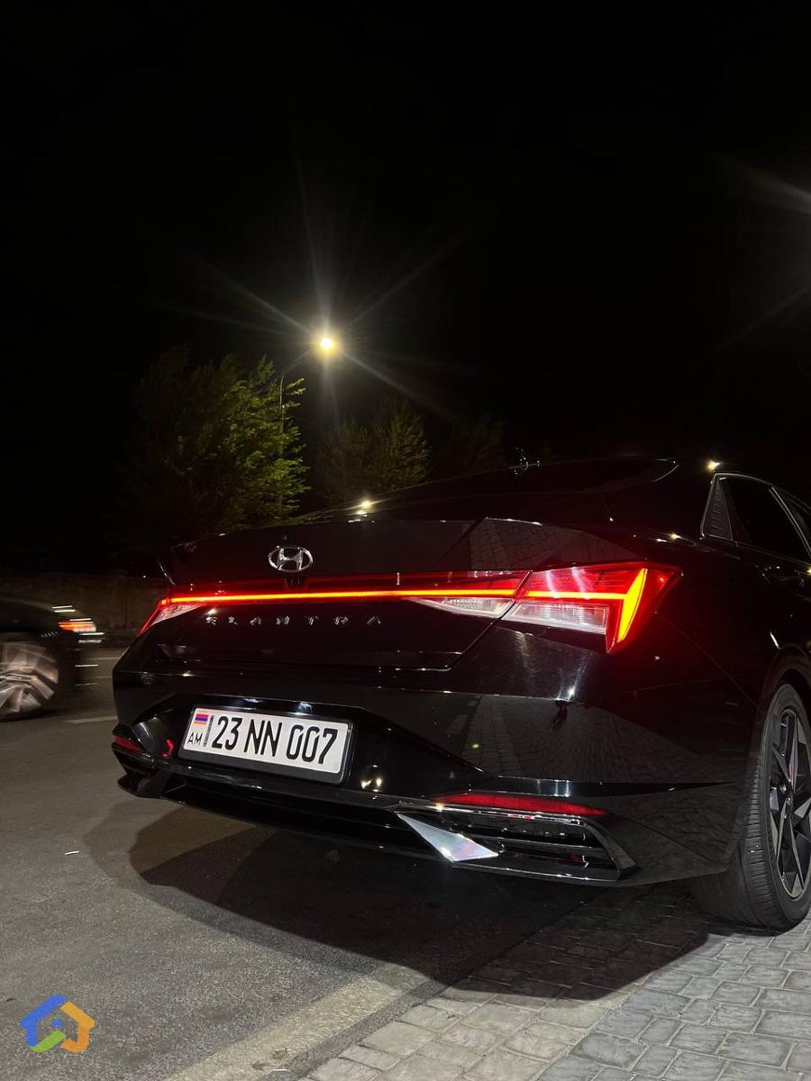 Hyundai Elantra Black Edition Sel + - image 2