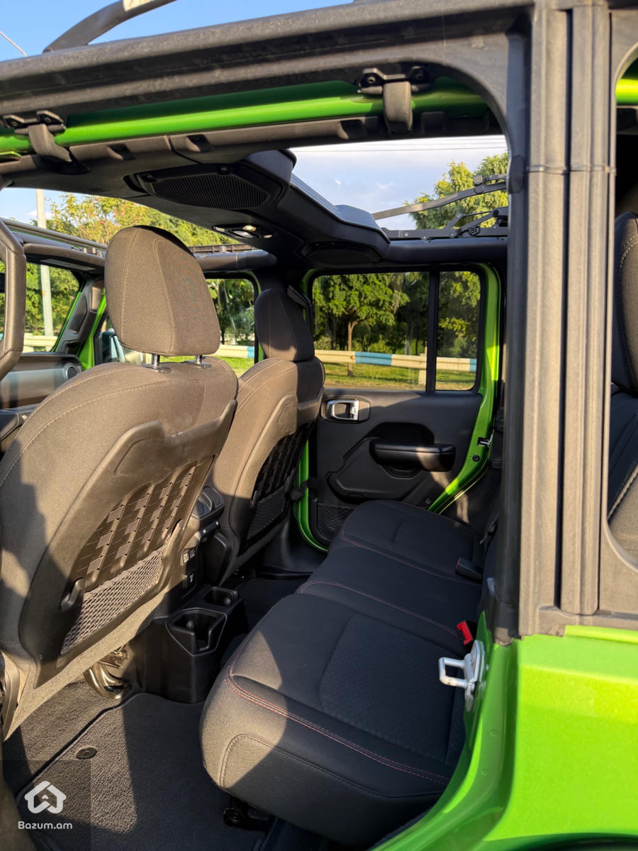 Jeep  Wrangler - image 6