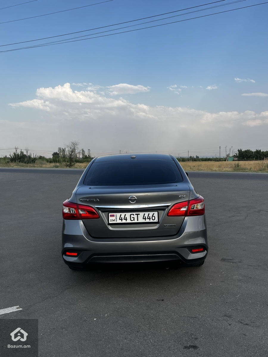 Nissan Sentra SV - image 5