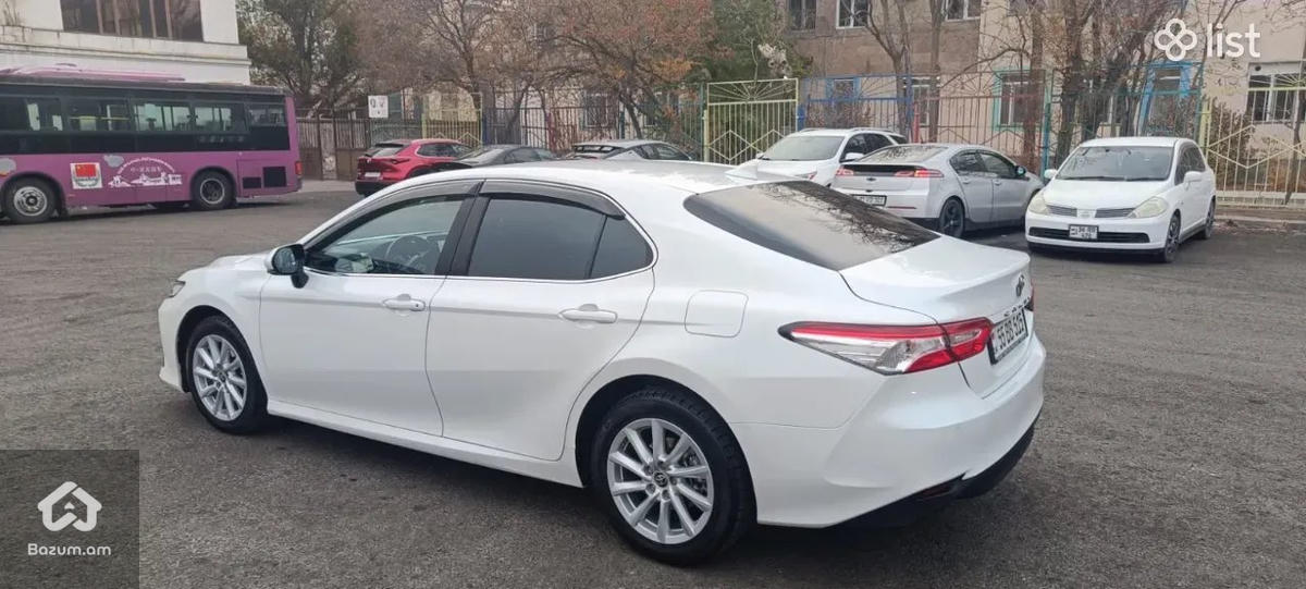 Toyota - image 6