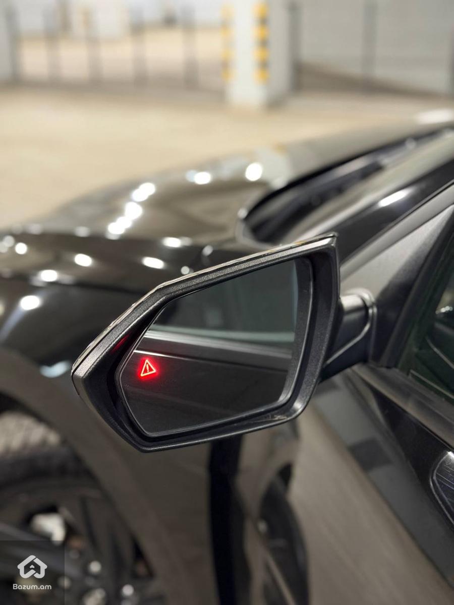 Hyundai Elantra SEL - image 14