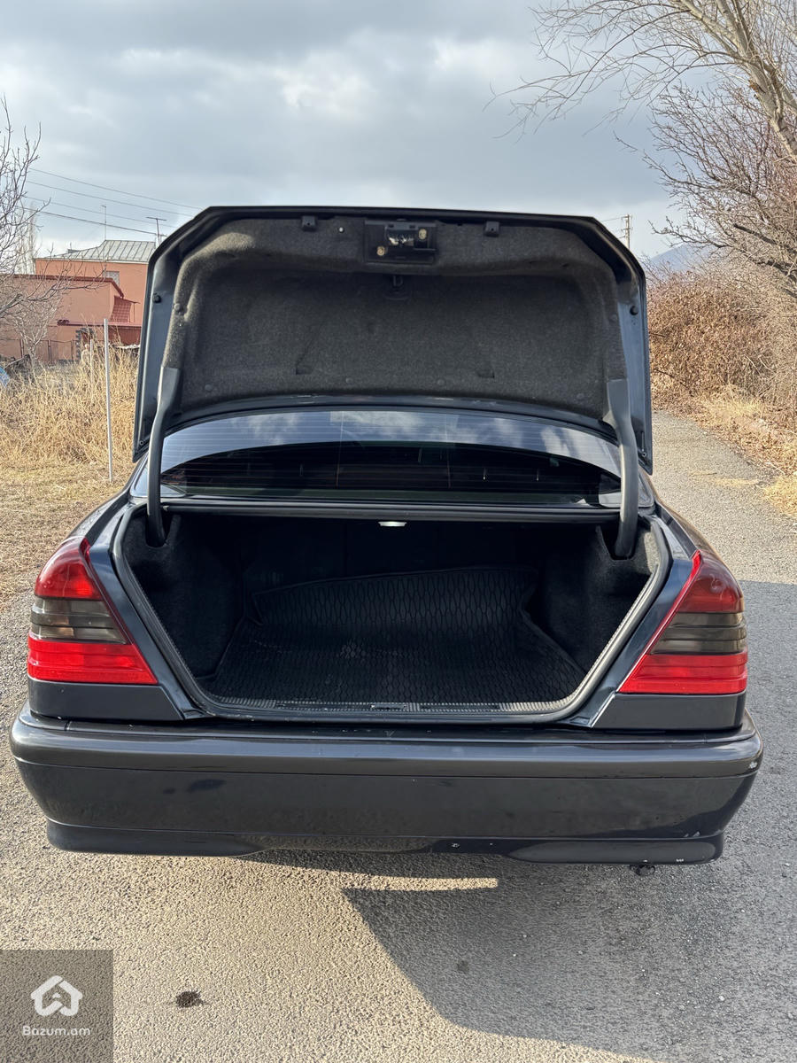 Mercedes Benz C200, Japan, գործարանային Ձախ ղեկ - image 9