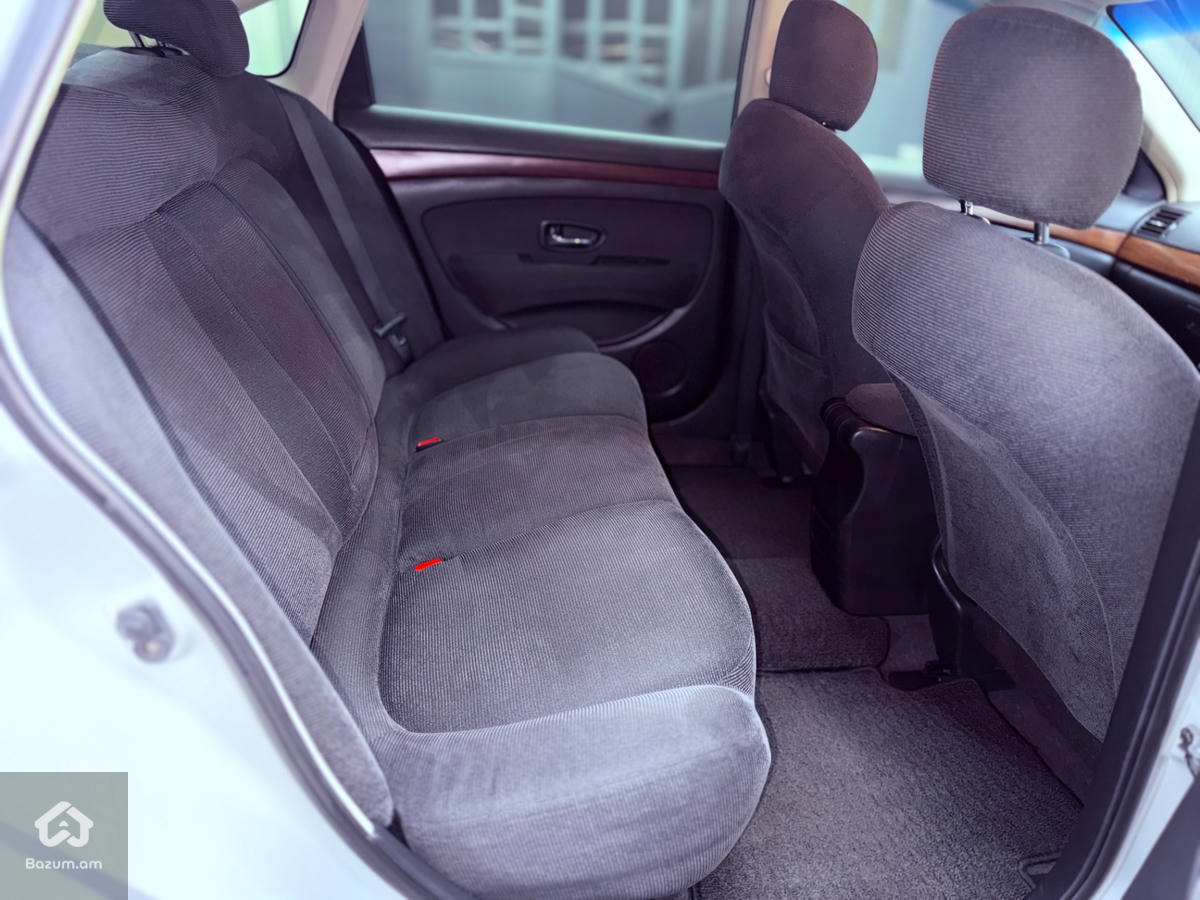 Nissan Bluebird  - image 13