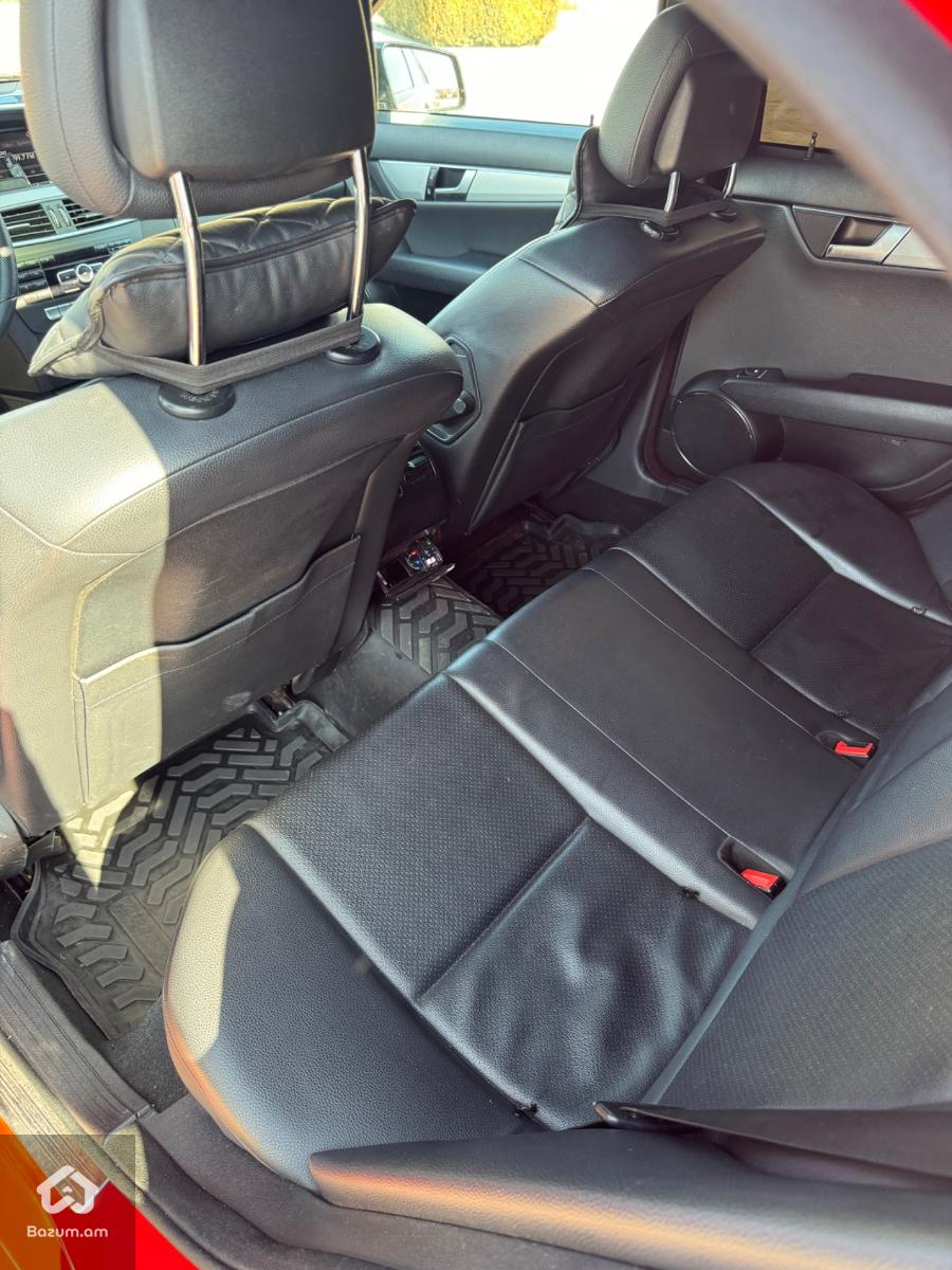 Mercedes Benz W204 - image 13