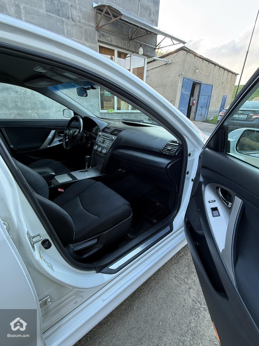 Toyota - image 8