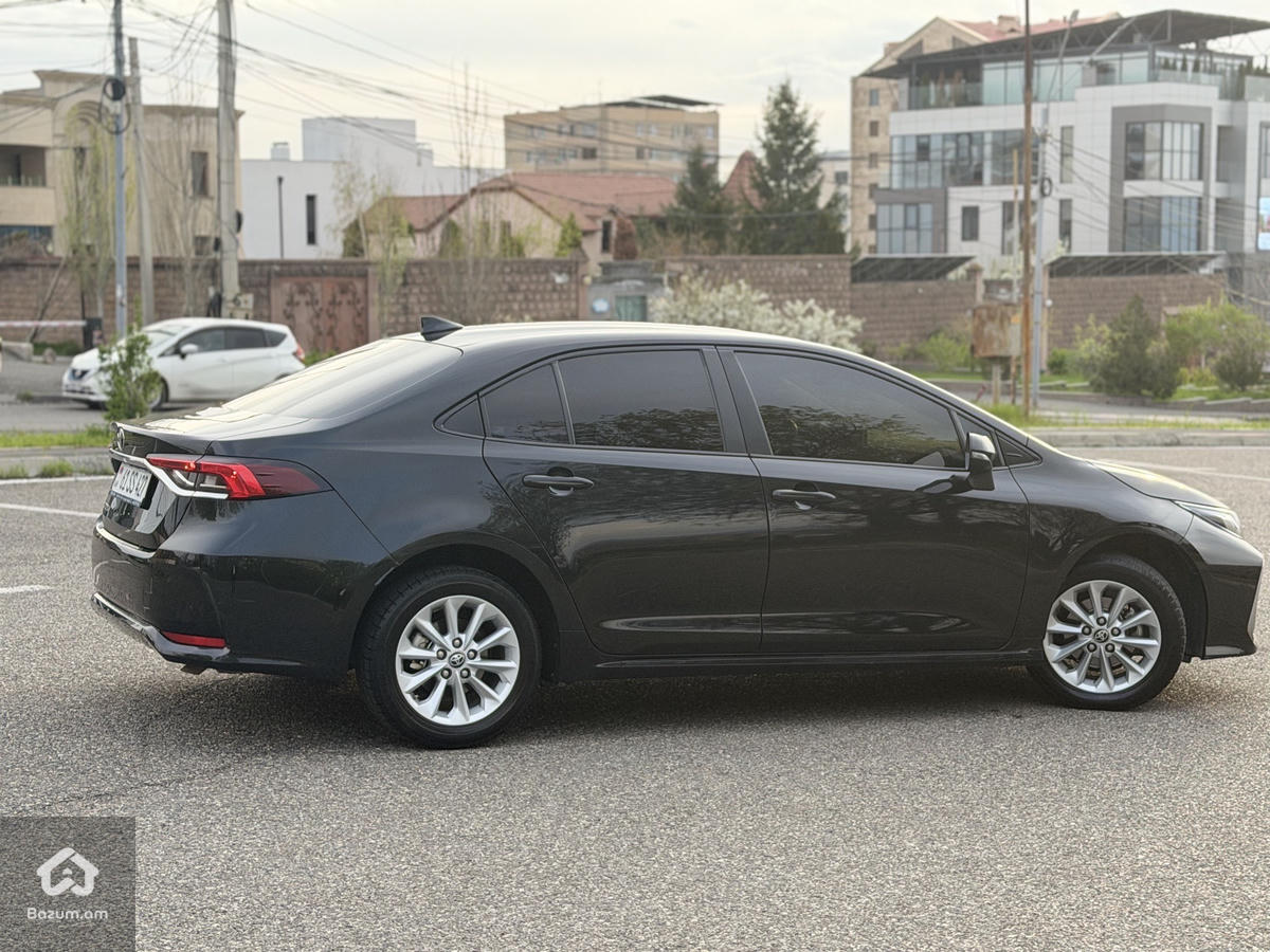 Toyota Corolla - image 6