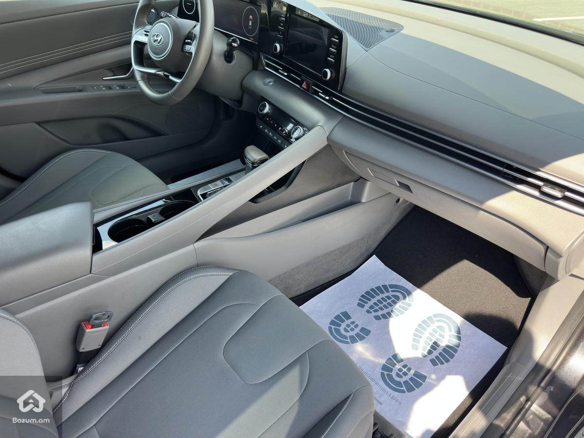Hyundai Elantra CN7 - image 12