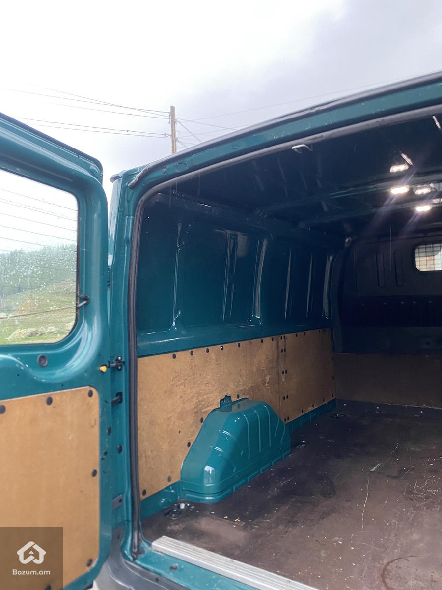Ford Transit - image 6