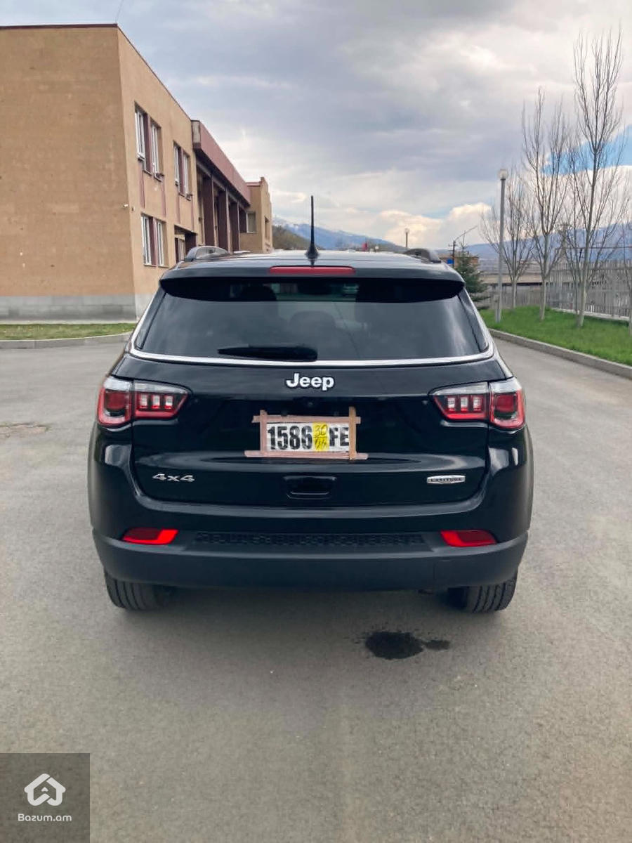 2019 Jeep Compass, Latitude 4X4 - image 8