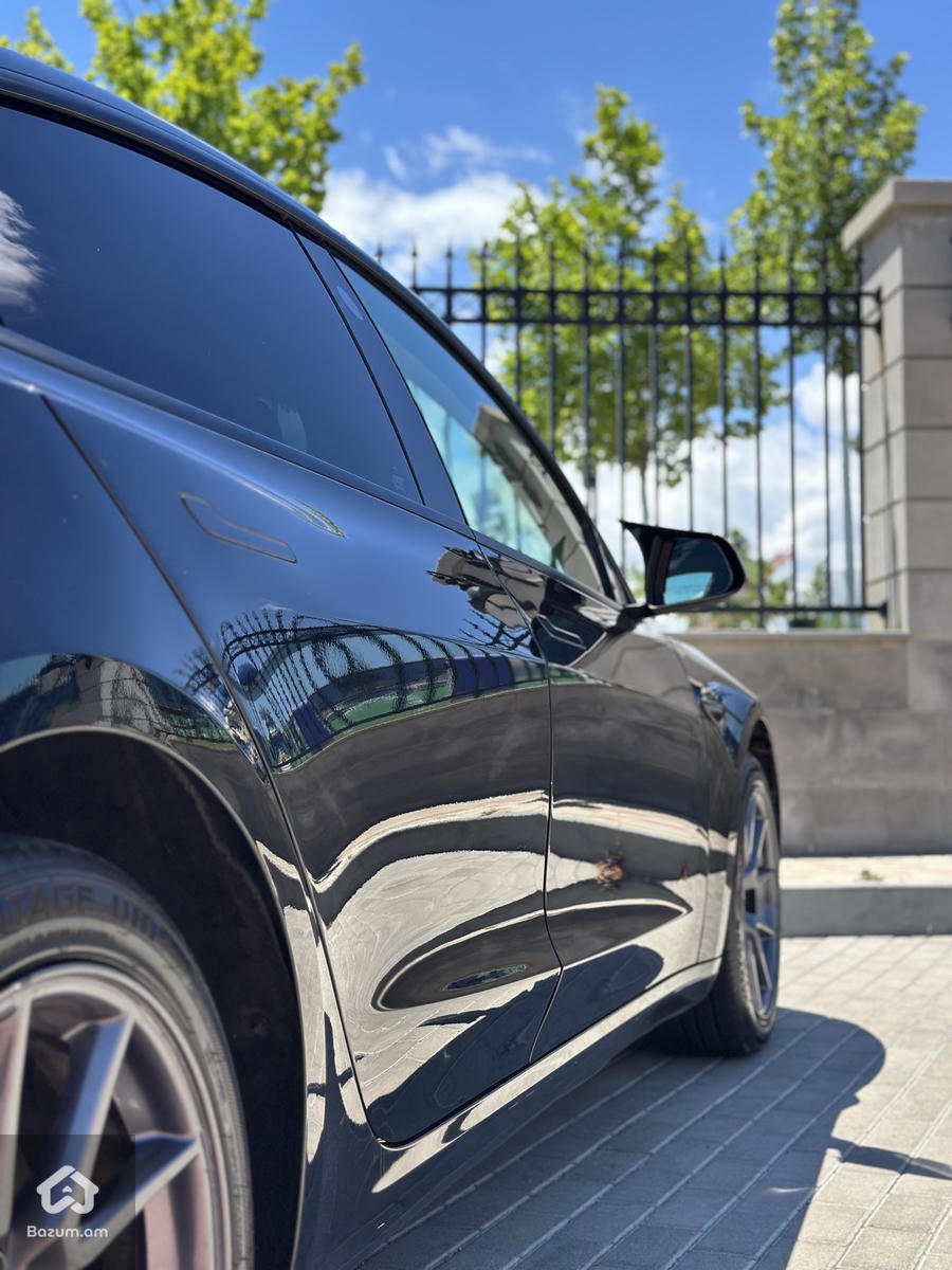 Tesla Model 3 - image 9