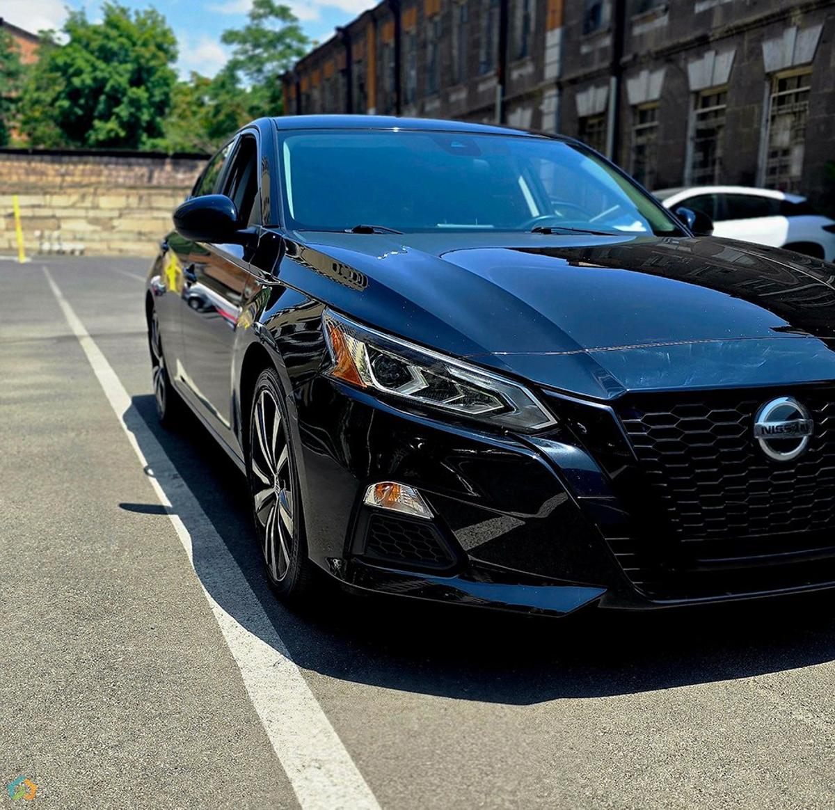 Nissan Altima SR - image 3