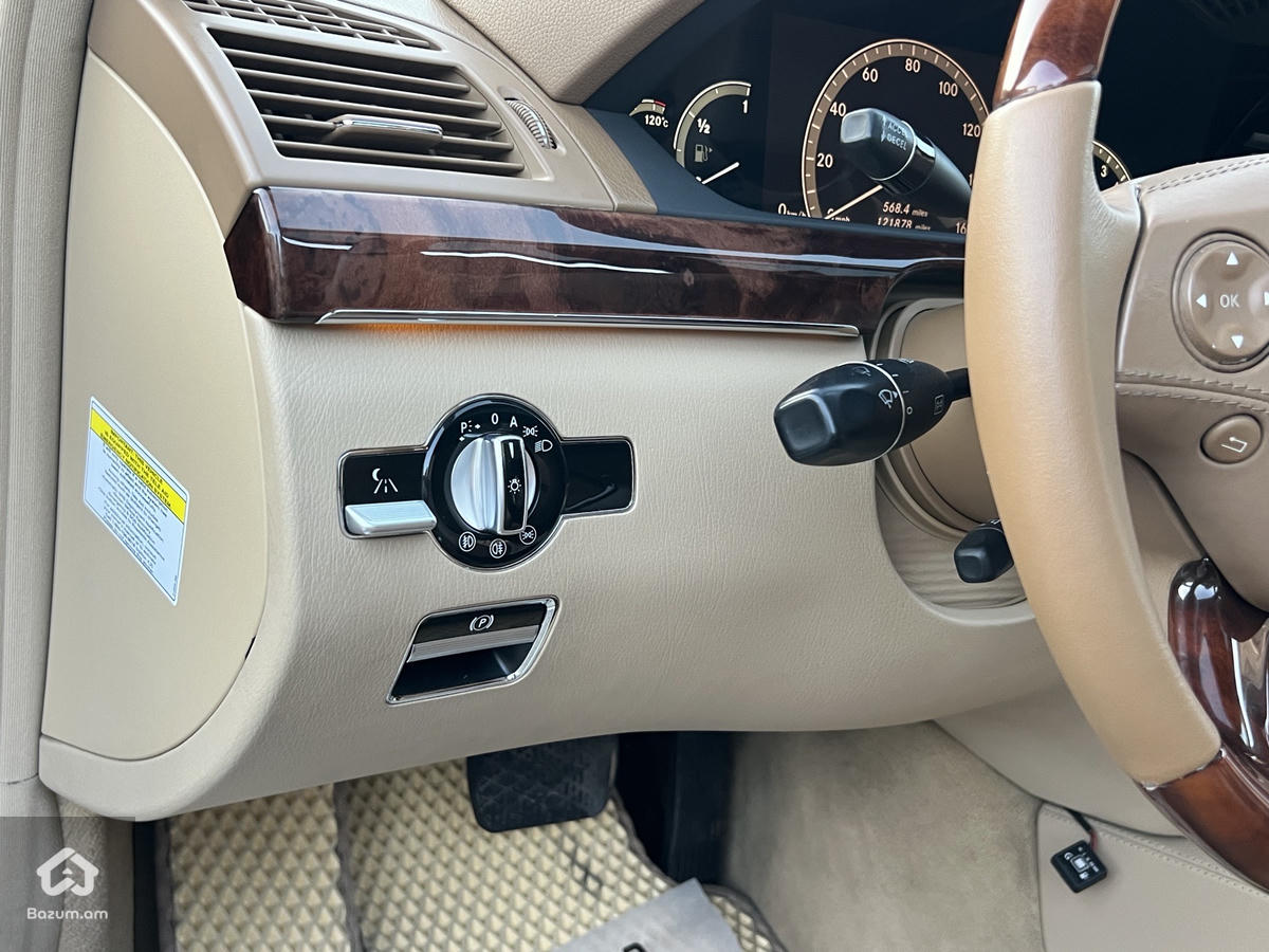 Mercedes Benz W221 - image 11