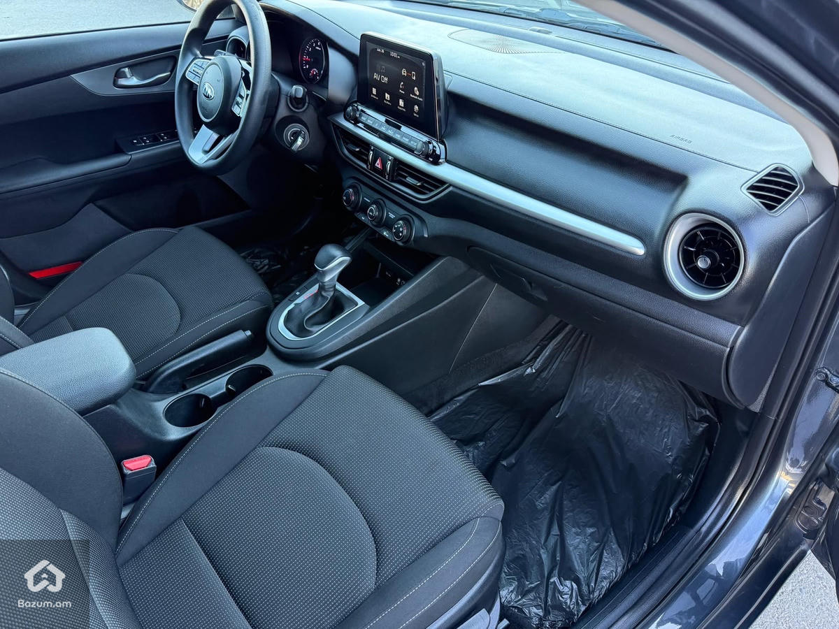 Kia Forte - image 26