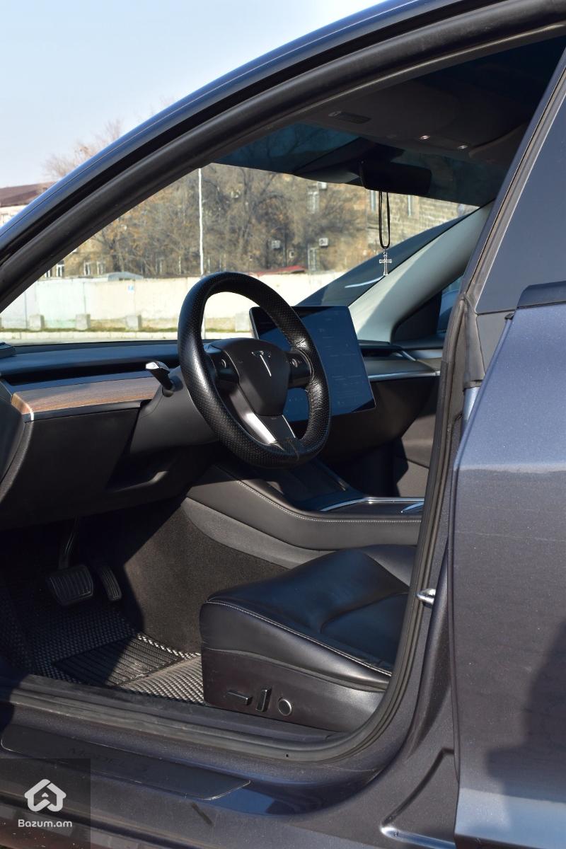 Tesla model 3 - image 6