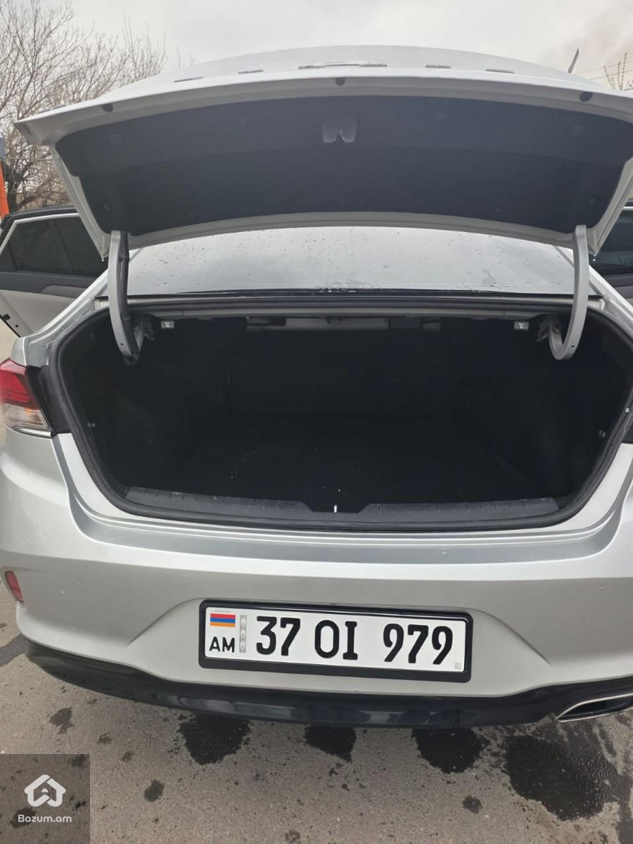 Hyundai Sonata  - image 6