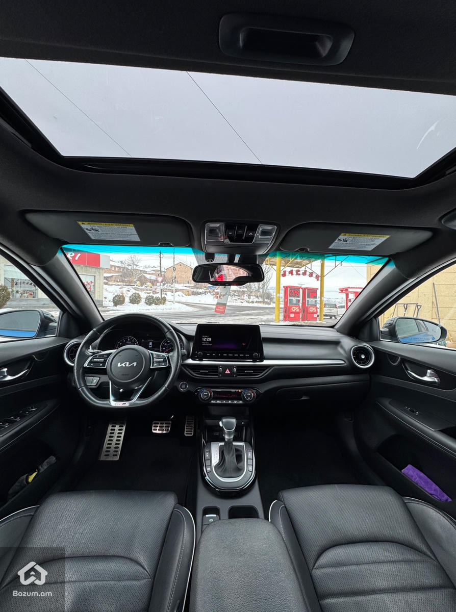 Kia Forte GT LINE Premium - image 8