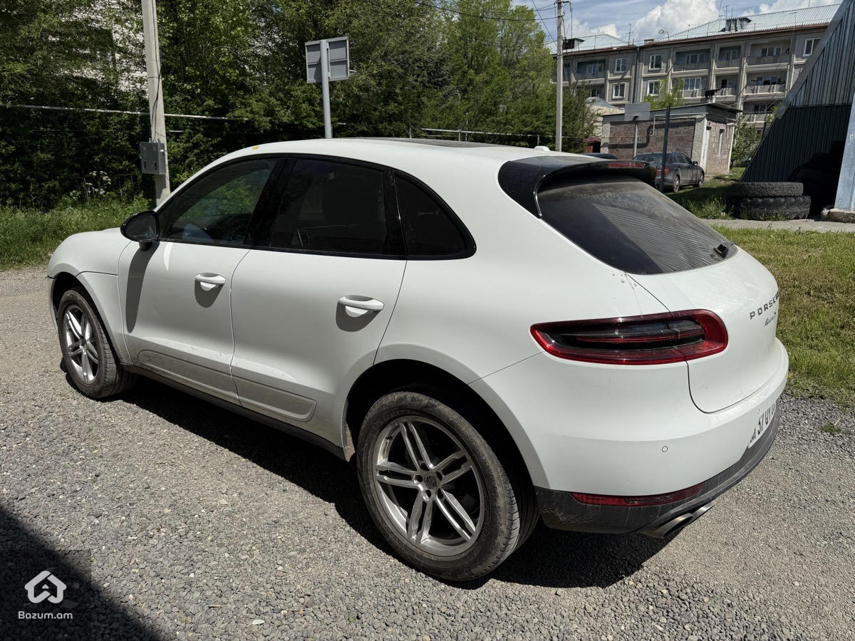 Porsche Macan 3.0 - image 6