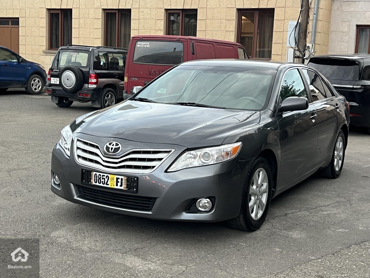 Toyota Camry 2011 - image 3