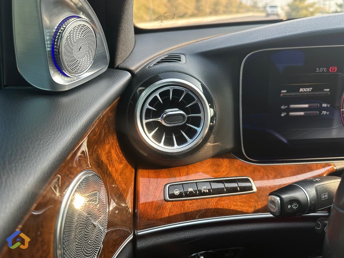 Mercedes E300 - image 10