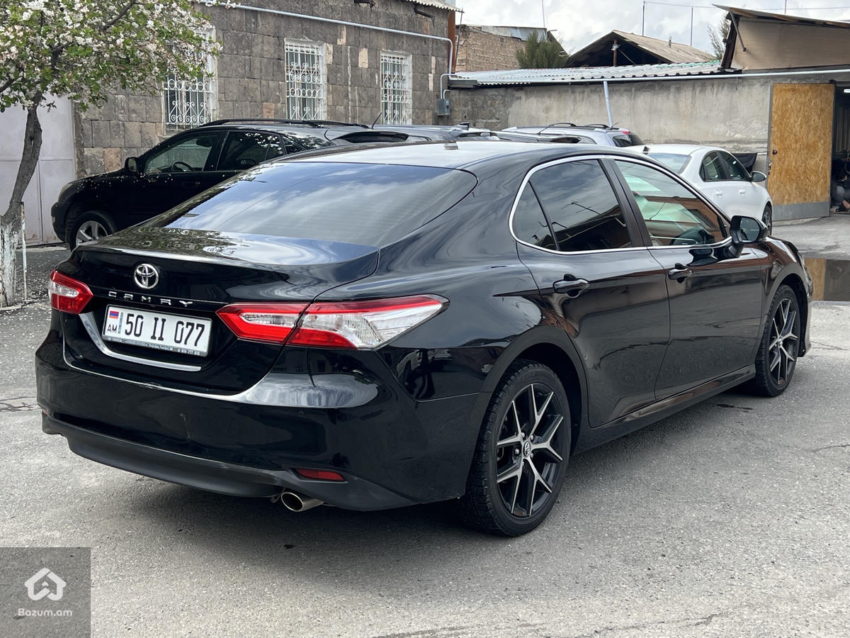 Toyota Camry 2018 Japan - image 2