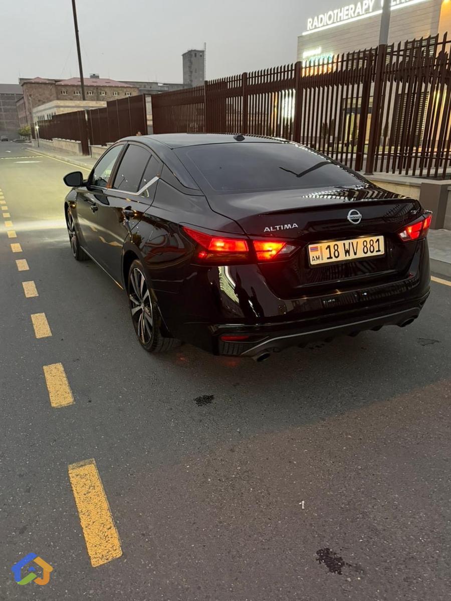 Nissan altima - image 4