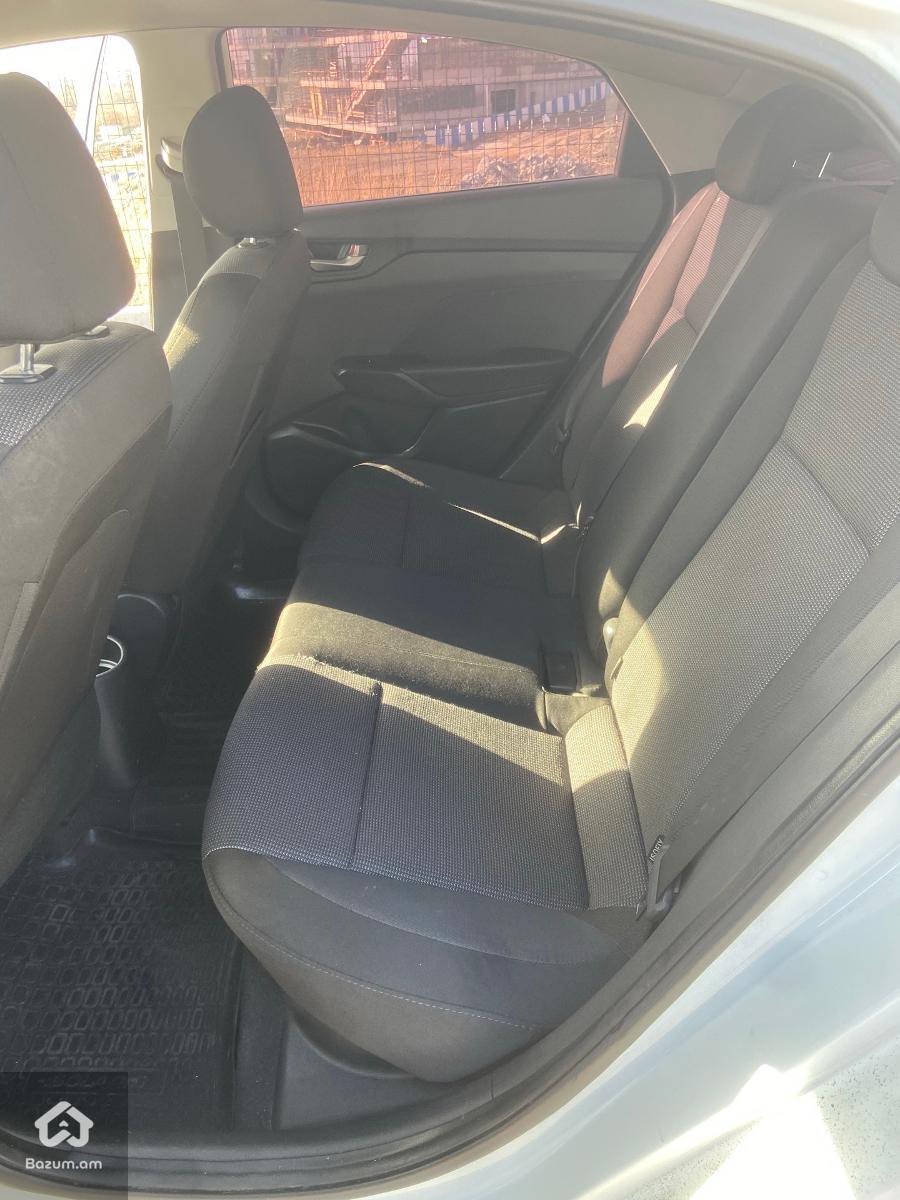 Hyundai Solaris 2018 - image 9