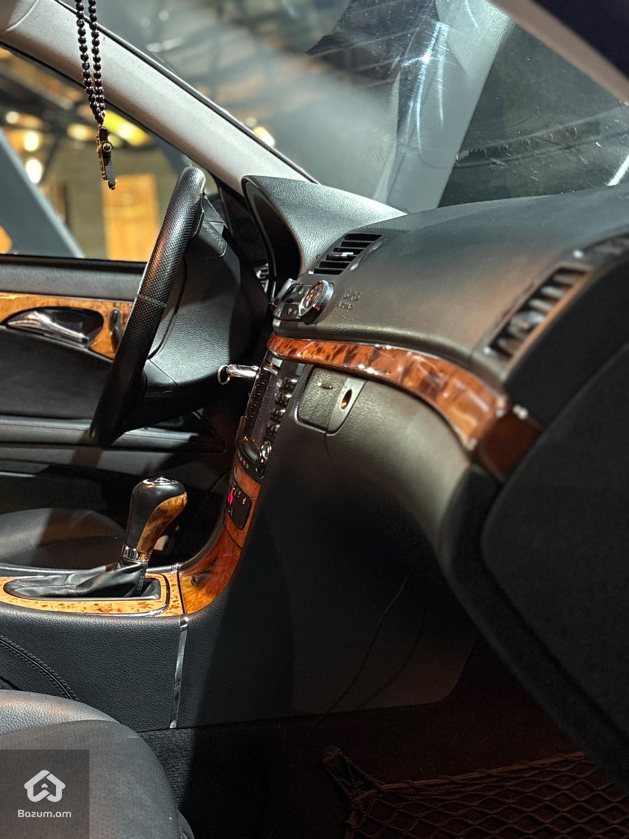 Mercedes e350 - image 6