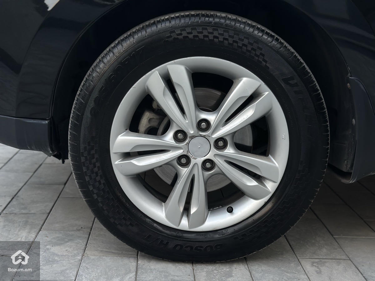 Hyundai iX35 2011 - image 17