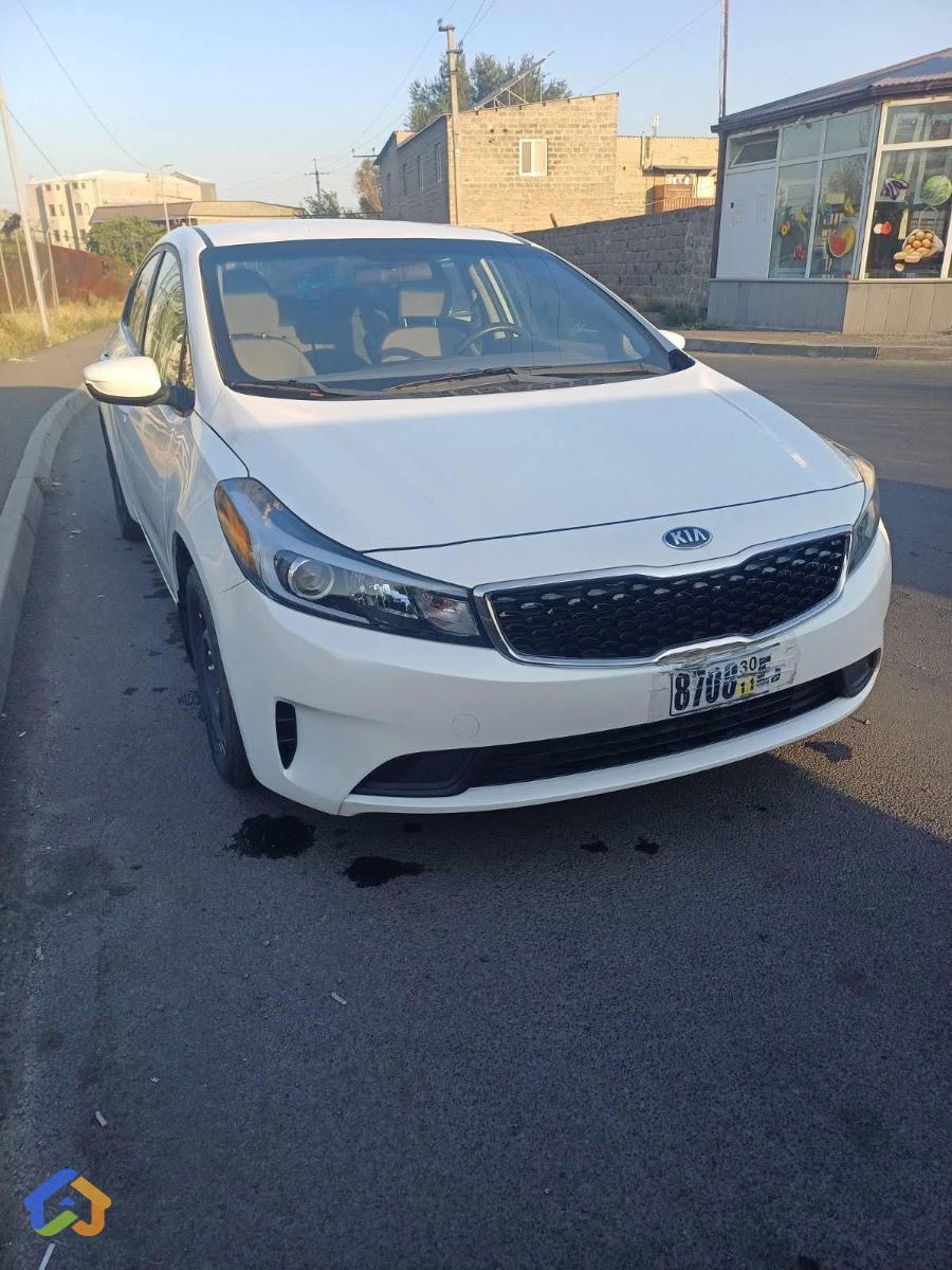 Kia Forte - image 1