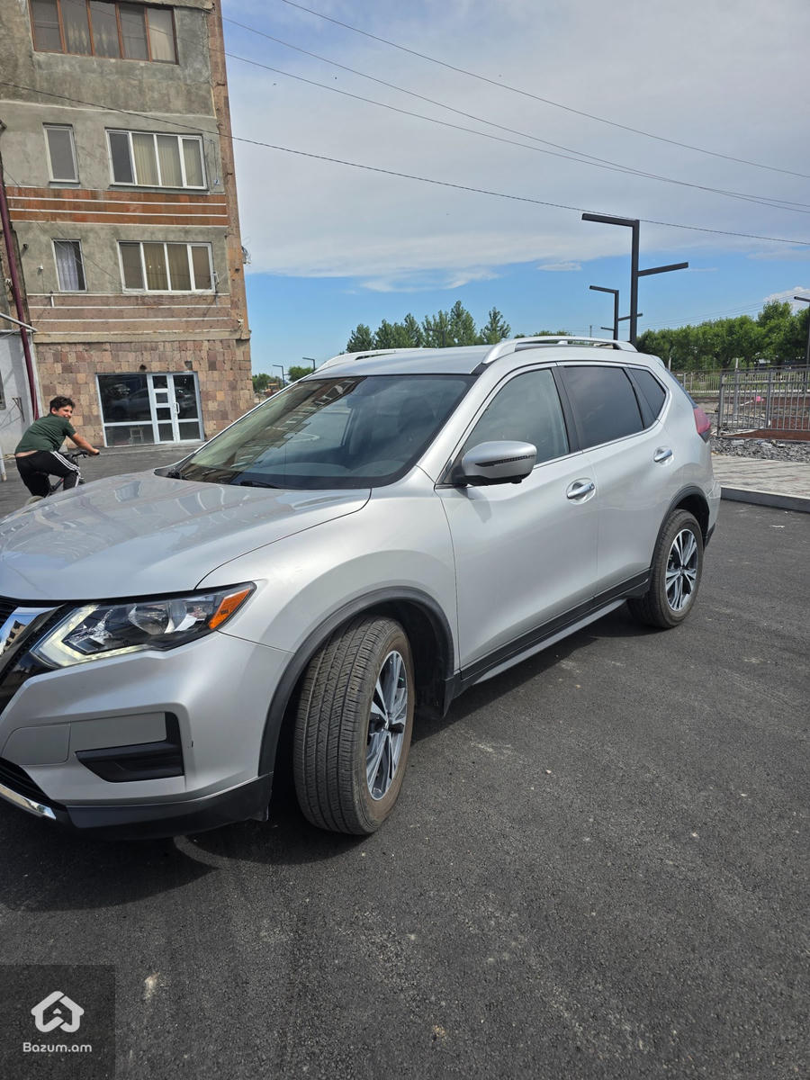 Nissan Rogue - image 6