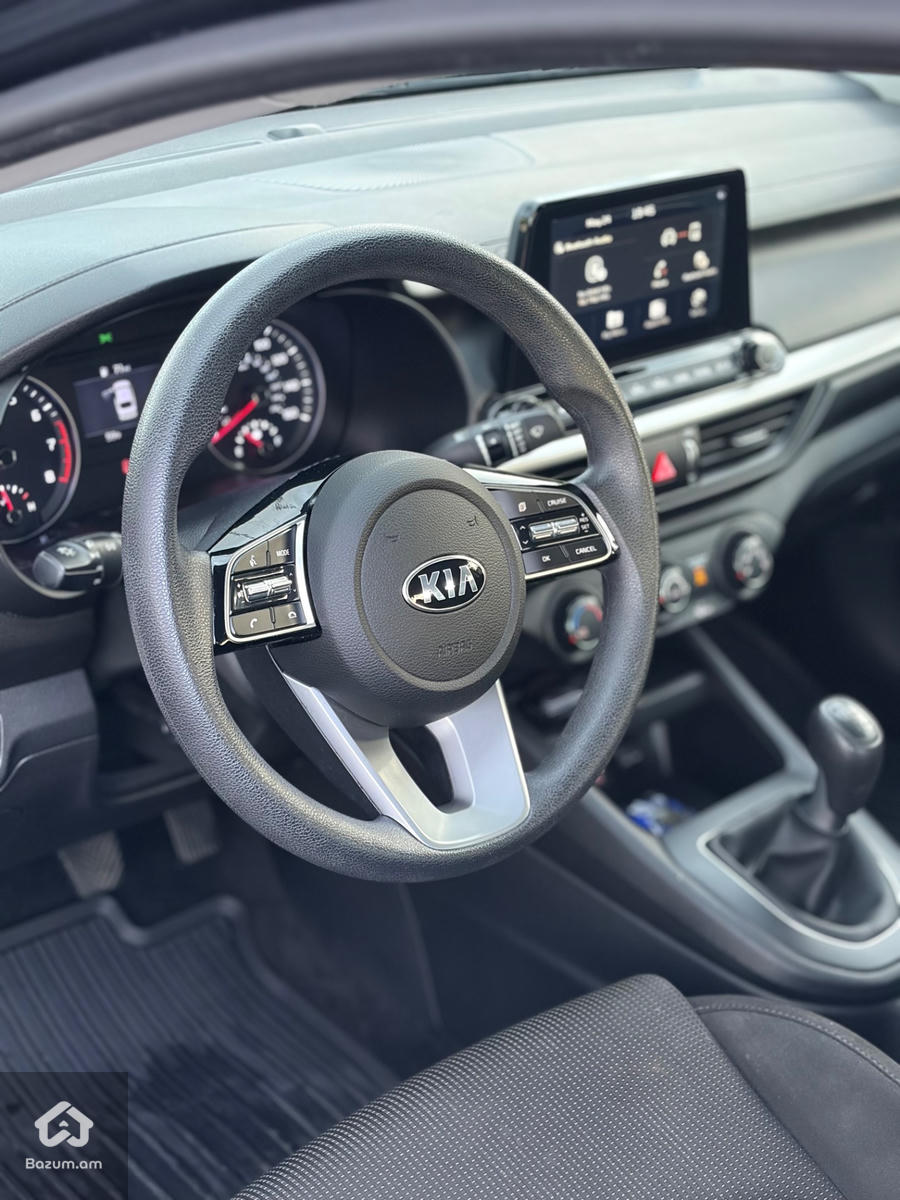 Kia Forte - image 5
