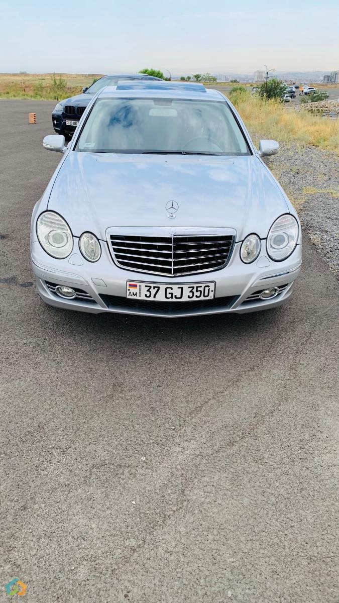 Mercedes Benz - image 19