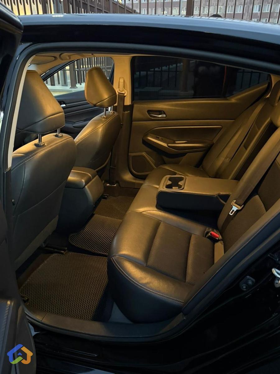 Nissan altima  - image 7