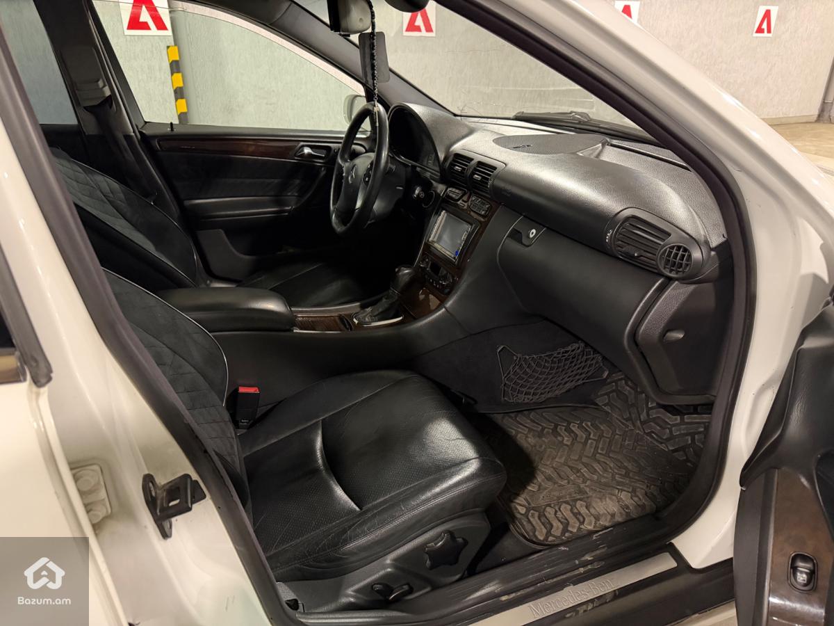 Mercedes Benz C240  - image 9