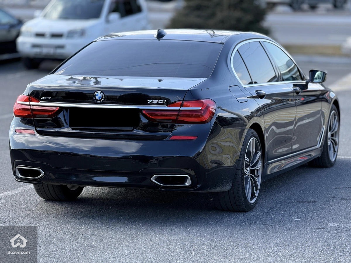 bmw 750 - image 6
