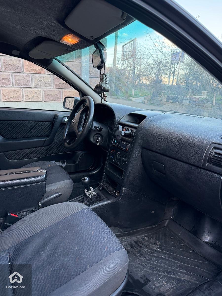 Opel Astra - image 3