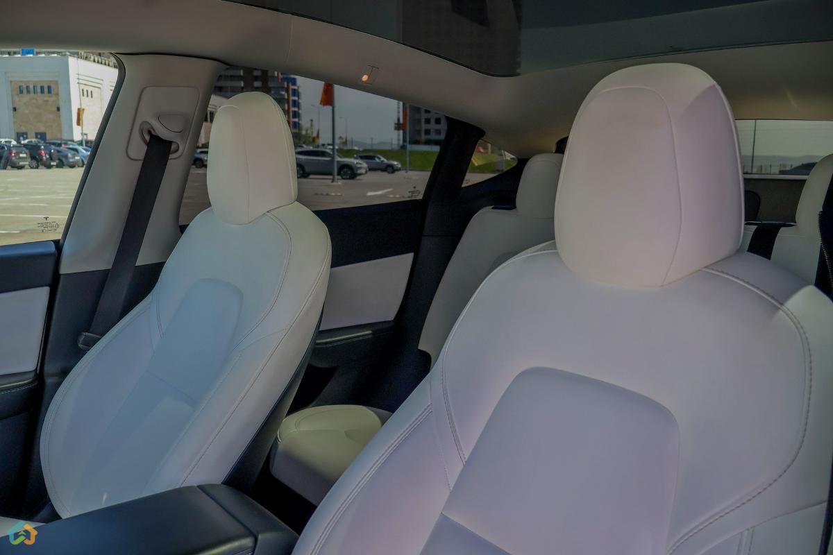 Tesla Model Y Long Range dual motor (4x4) - image 10